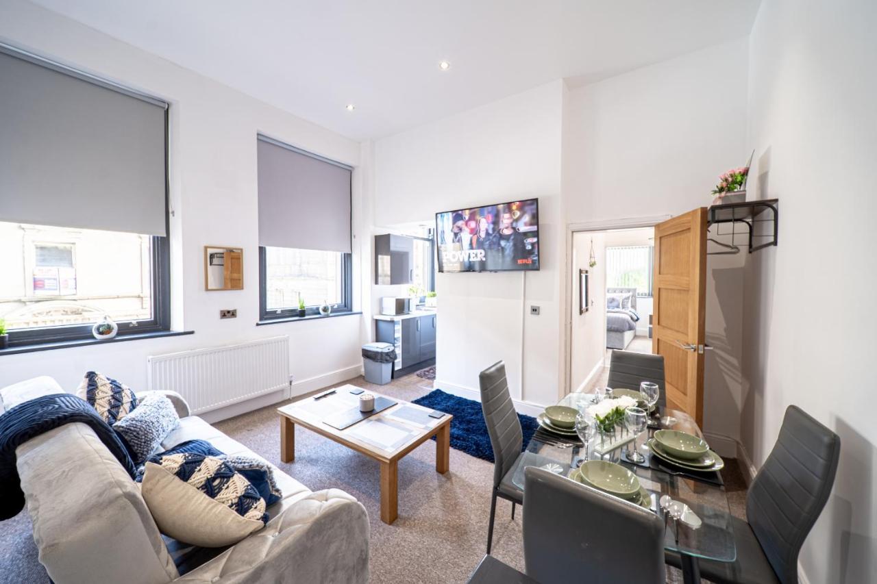 Cozy 1-Bedroom Apartment In The Heart Of Barnsley Town Centre Exterior photo
