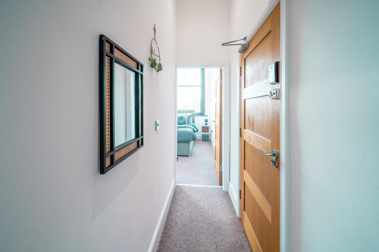 Cozy 1-Bedroom Apartment In The Heart Of Barnsley Town Centre Exterior photo